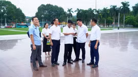 Khảo sát thực tế vị trí đặt tượng đài Chủ tịch Hồ Chí Minh tại Quảng trường 19/8