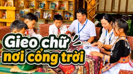 Gieo chữ nơi cổng trời