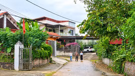 Về thôn không còn hộ nghèo