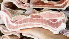 Hơn 124.000 tấn thịt lợn ngoại ồ ạt về Việt Nam, giá chỉ 45.000 đồng/kg
