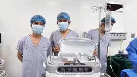 Bệnh viện Trung ương Huế lập kỷ lục bảo quản thận ghép xuyên Việt trong 18 giờ