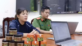 Bắt 8 đối tượng lừa bán 'thuốc nam gia truyền' chữa các loại khối u