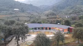 Ngày mới ở Lùng Cúng