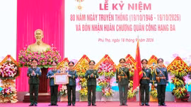 Cục Chính trị Quân khu 2 kỷ niệm 80 năm Ngày truyền thống và đón nhận Huân chương Quân công hạng Ba