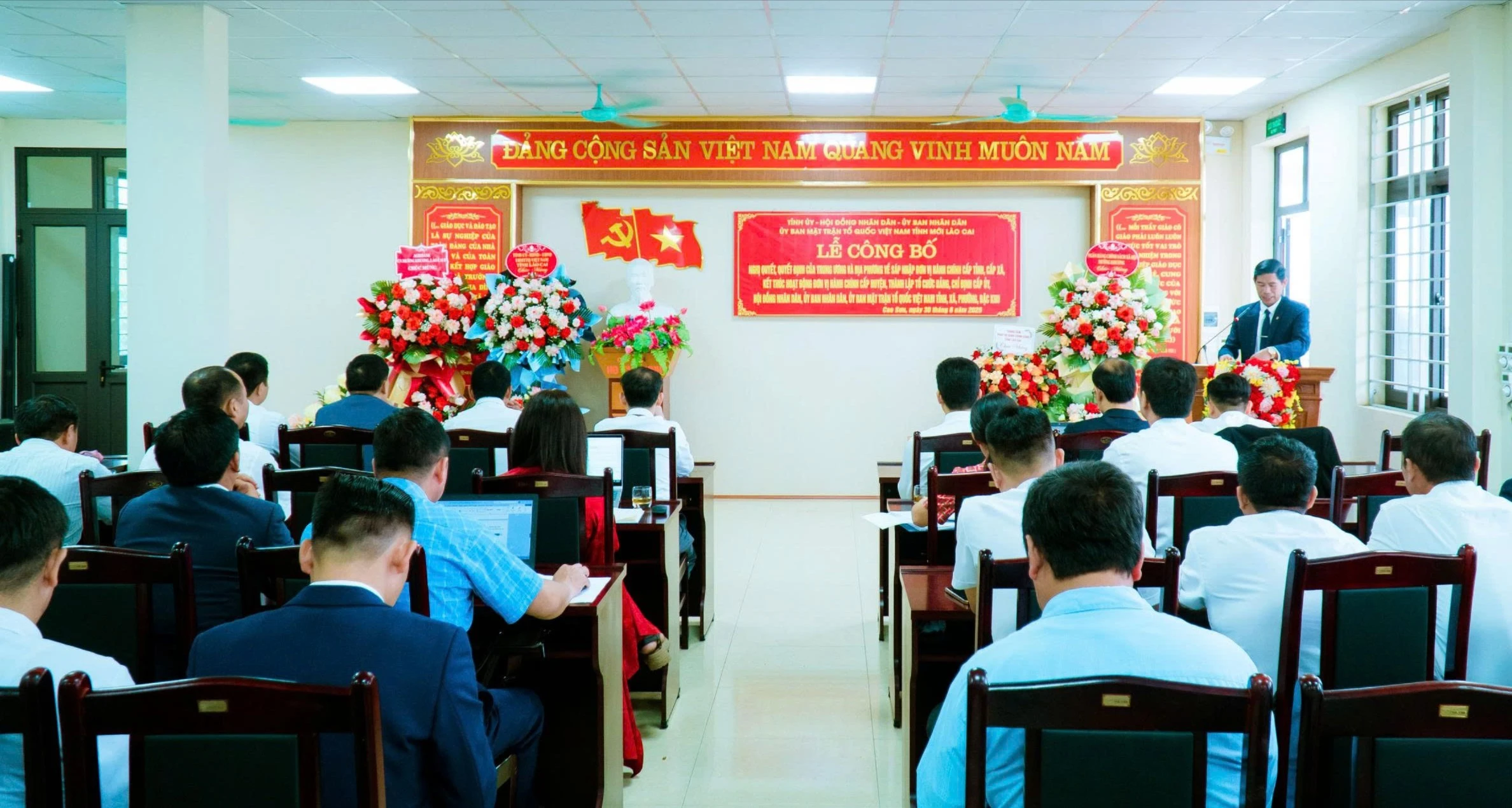 Quang cảnh lễ công bố tại xã Cao Sơn.