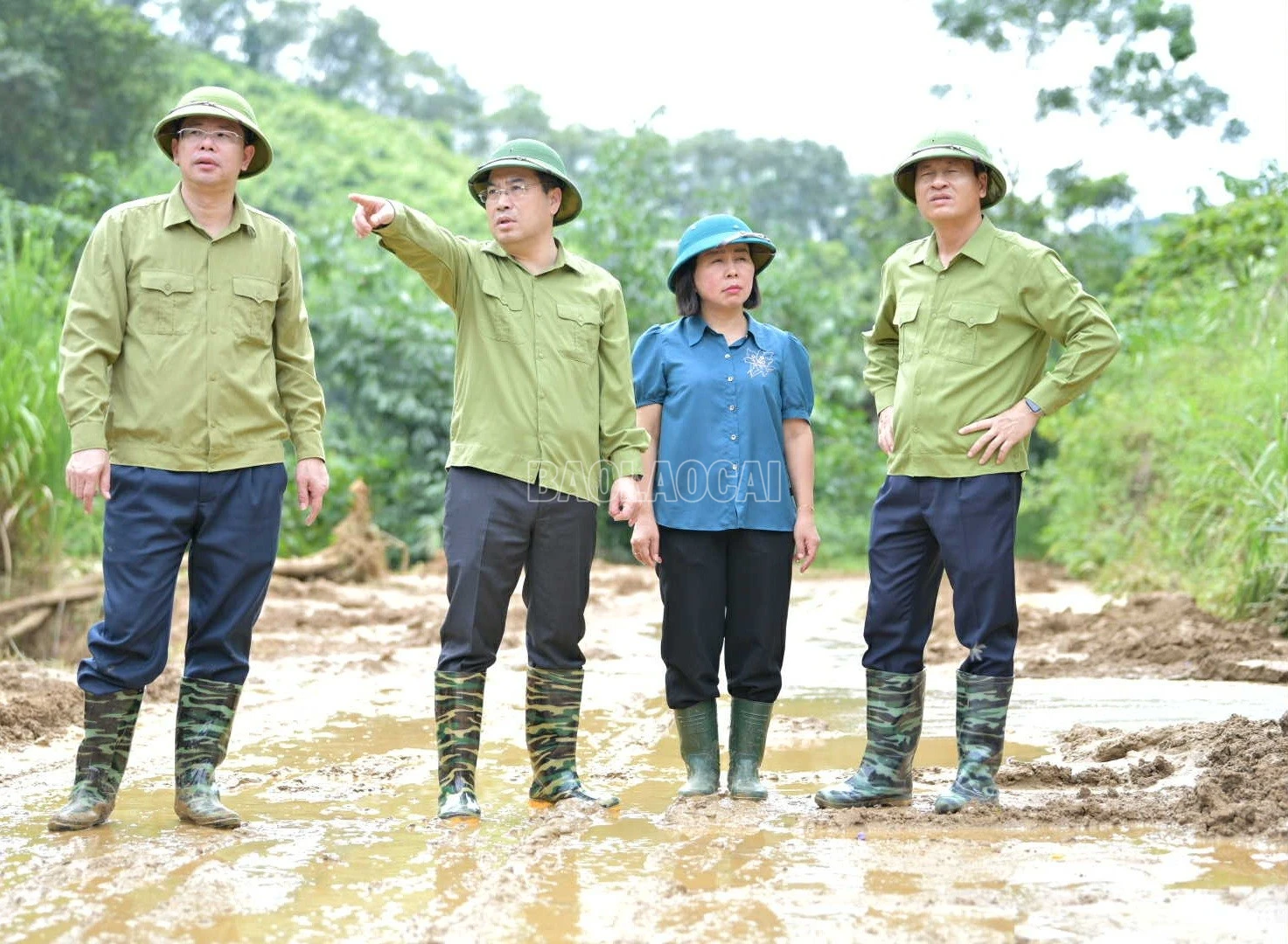 Đồng chí Nguyễn Tuấn Anh - Phó Bí thư Tỉnh ủy chỉ đạo tại hiện trường.