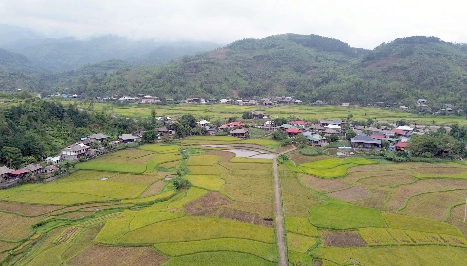 Toàn cảnh xã Liên Sơn.