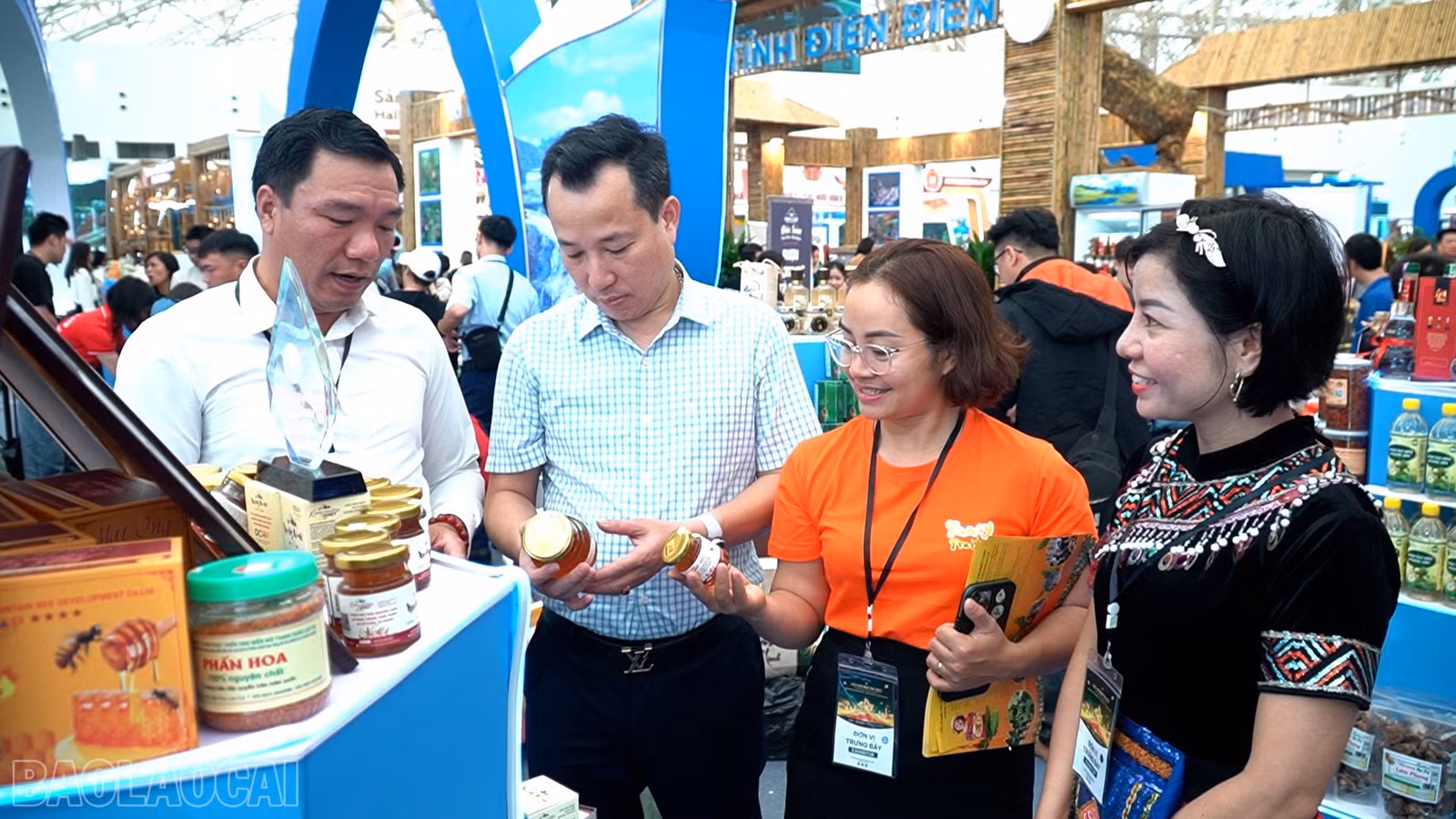 baolaocai-bl_anh-xuc-tien.jpg