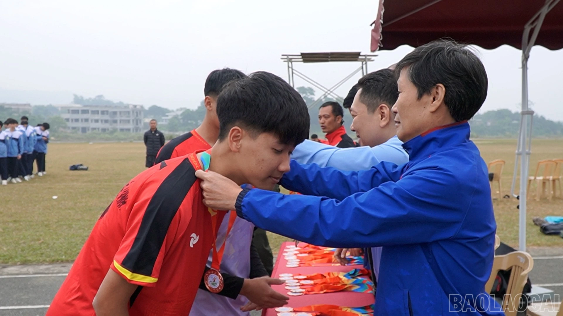 baolaocai-br_chuyen-de-van-hoa-the-thao-copy00-13-49-12still438.jpg