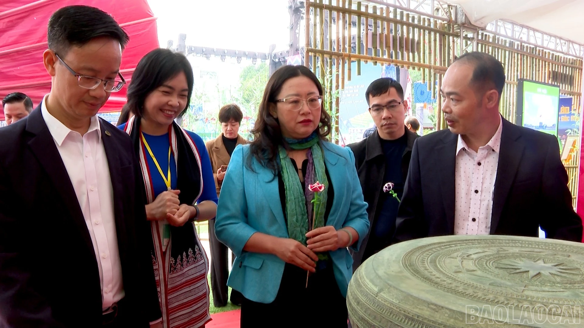 baolaocai-br_chuyen-de-van-hoa-the-thao-copy00-01-23-06still327.jpg