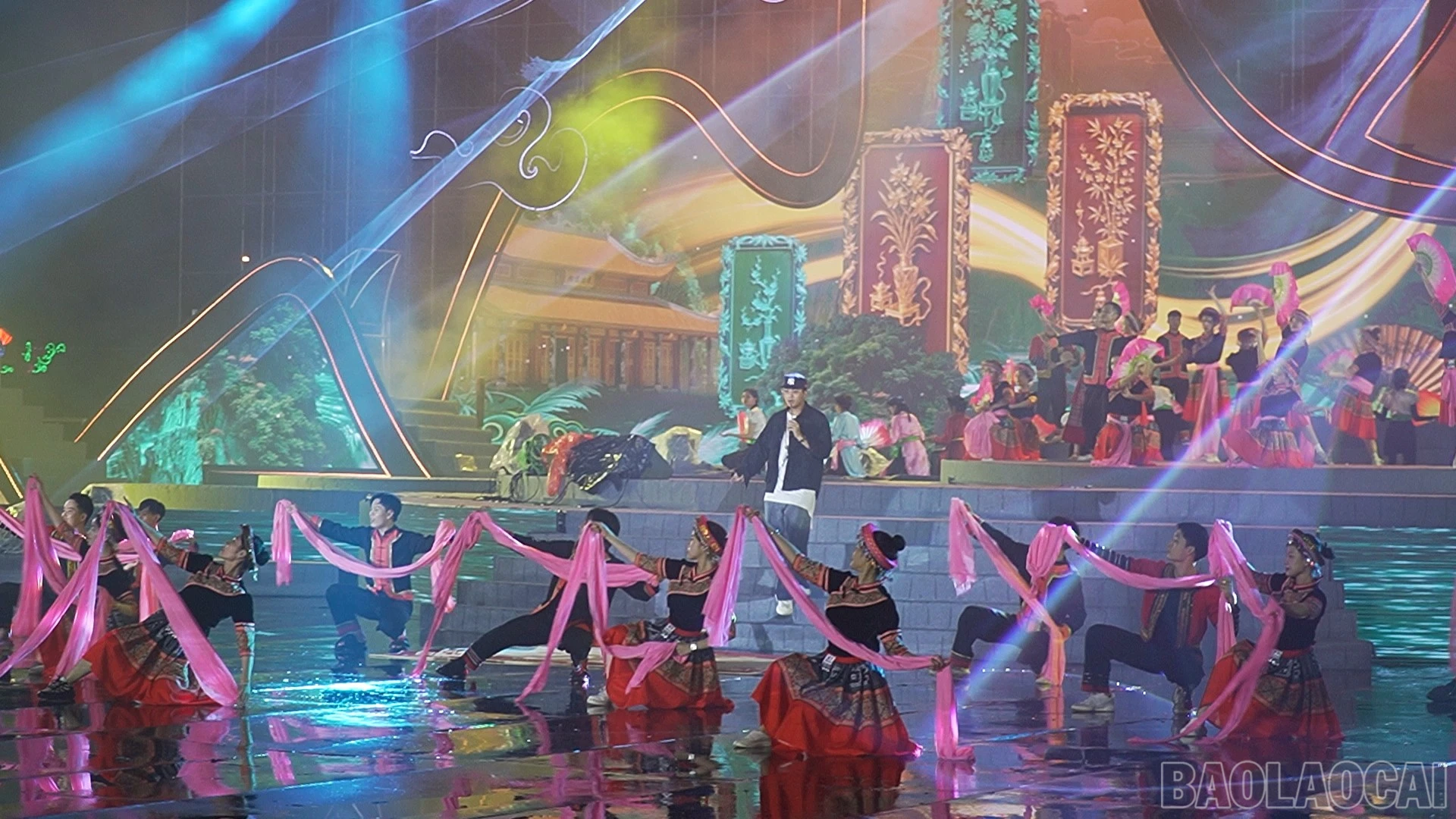 baolaocai-br_chuyen-de-van-hoa-the-thao-copy00-16-27-19still247.jpg