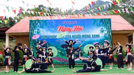 Rộn ràng Ngày hội Rằm tháng 7 của người Mông xanh