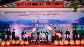 Sắc màu văn hóa hội tụ tại Lễ hội Cốm Hợp Thành