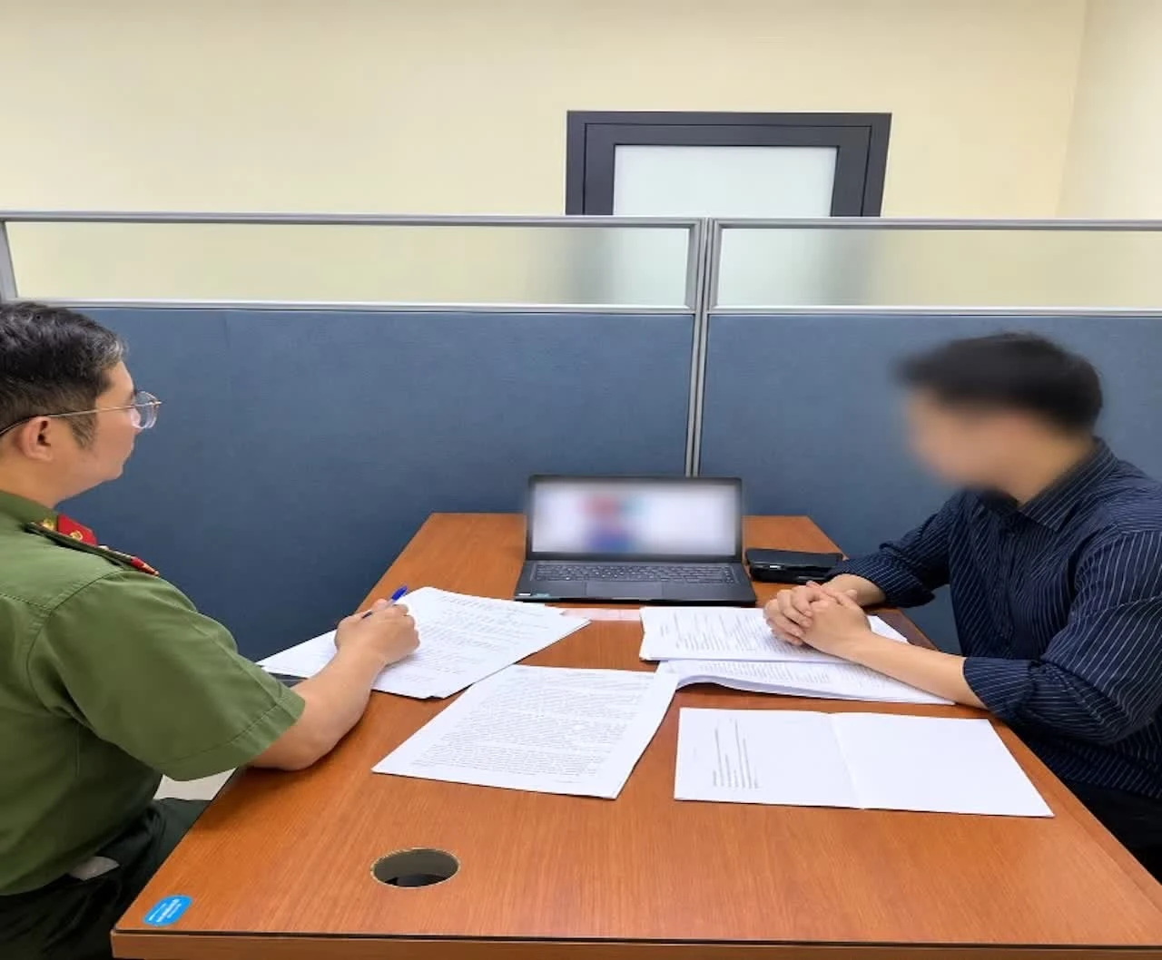Trường hợp vi phạm làm việc tại cơ quan công an.