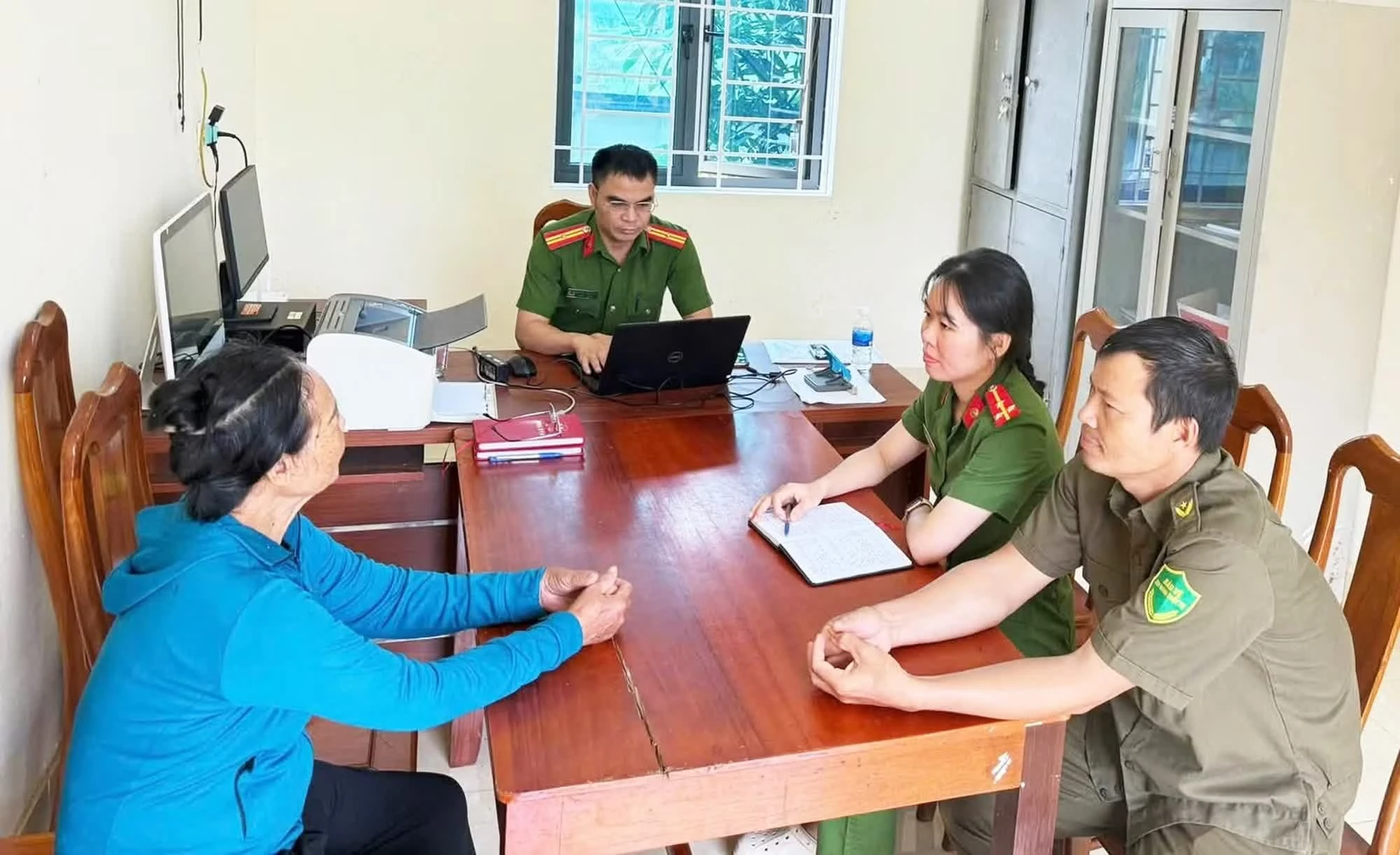 Nhờ được thường xuyên tuyên truyền, nhắc nhở nên nhiều người khi nhận được cuộc gọi giả danh lừa đảo đã đến trụ sở Công an trình báo thay vì đến ngân hàng chuyển tiền theo hướng dẫn.