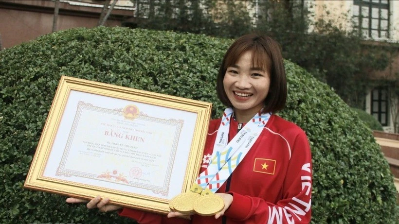 nu-hoang-dien-kinh-nguyen-thi-oanh-2-5783.jpg