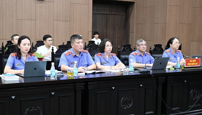 Đại diện VKSND Hà Nội tại tòa. Ảnh: Danh Lam