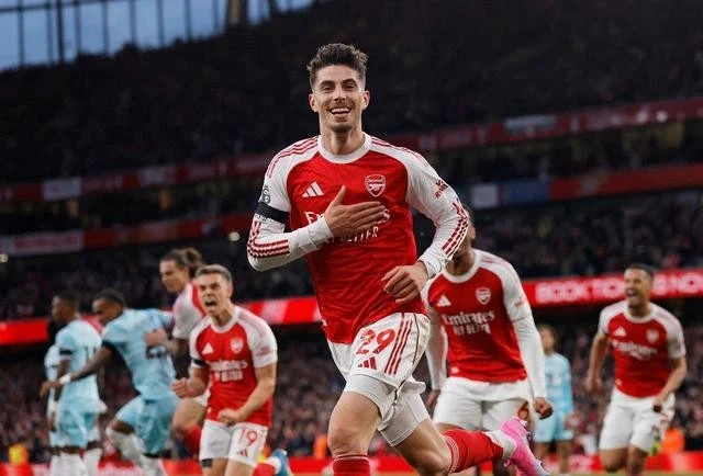 Arsenal đứng trước ngưỡng cửa tạo nên mùa giải vĩ đại nhất lịch sử CLB. (Ảnh: Reuters)