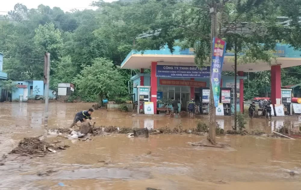 Mưa lũ tại Sơn La đã gây ngập úng nhiều công trình và nhà cửa của người dân.
