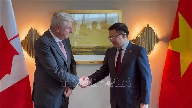 Bộ trưởng Thương mại Quốc tế Canada Maninder Sidhu trong buổi làm việc với đoàn Bộ Công thương Việt Nam.