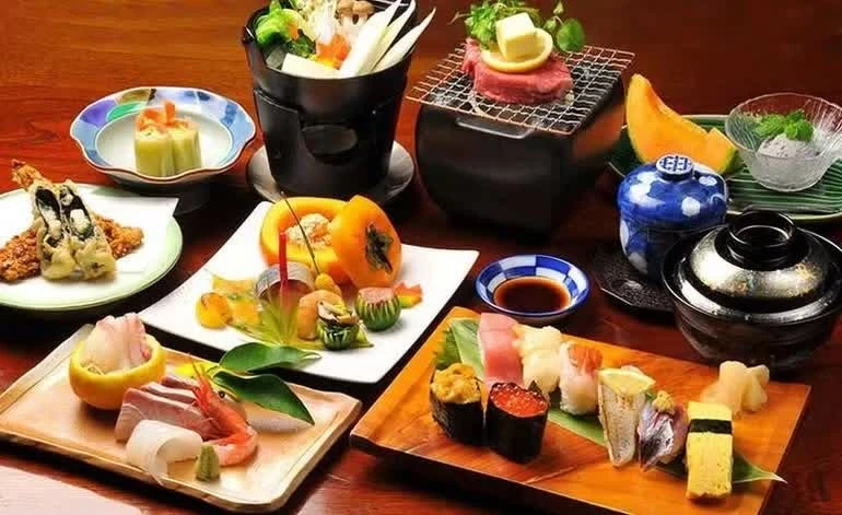 Ẩm thực Nhật Bản hấp dẫn du khách Việt.