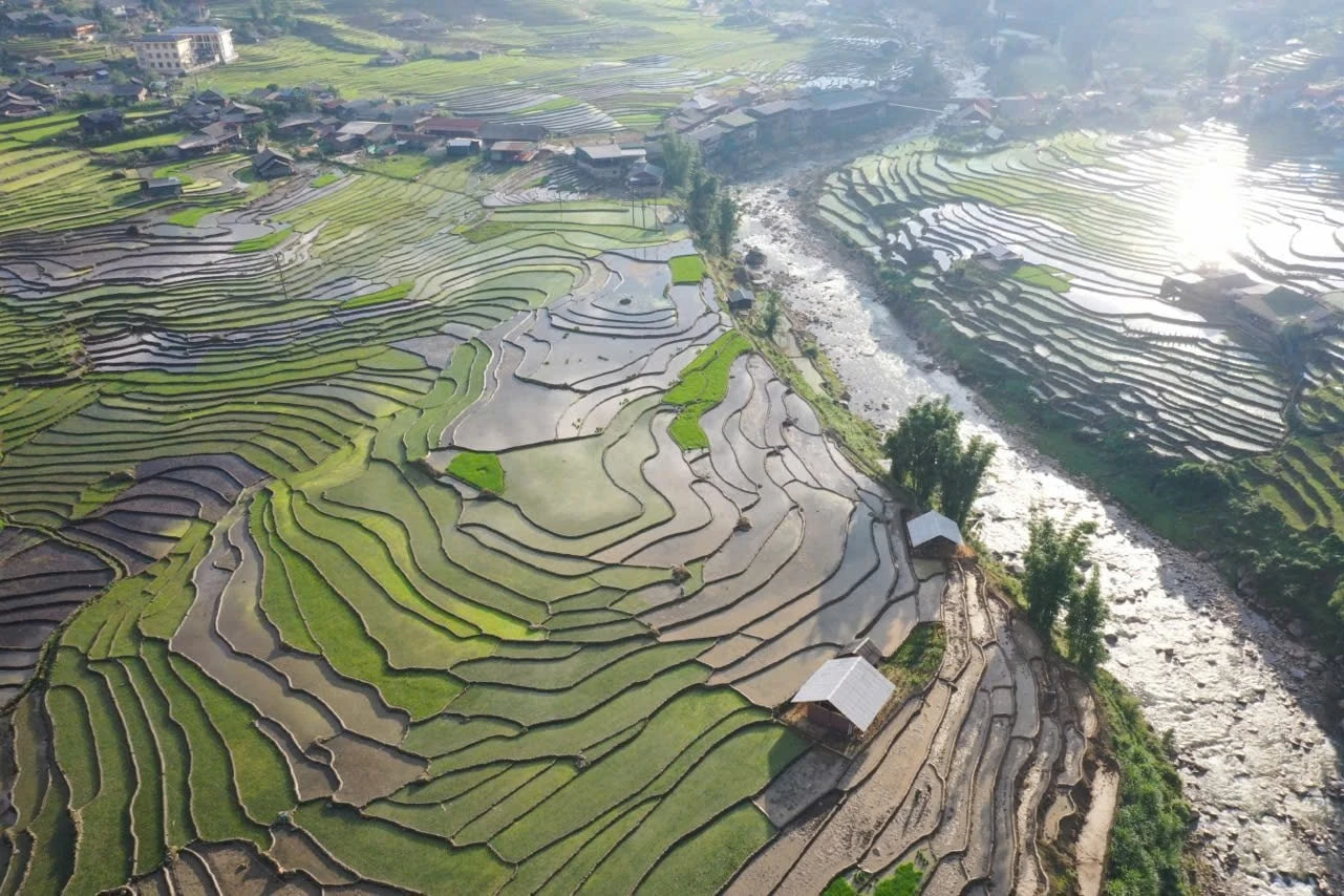 Thung lũng Mường Hoa mùa nước đổ - khi thiên nhiên tự họa lên chính mình.