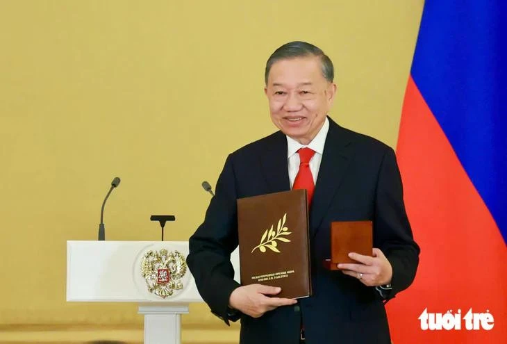 Tổng Bí thư, Chủ tịch nước Tô Lâm nhận Giải thưởng Hòa bình Quốc tế Lev Tolstoy năm 2026 tại Điện Kremlin ngày 9-9 - Ảnh: NGUYỄN KHÁNH
