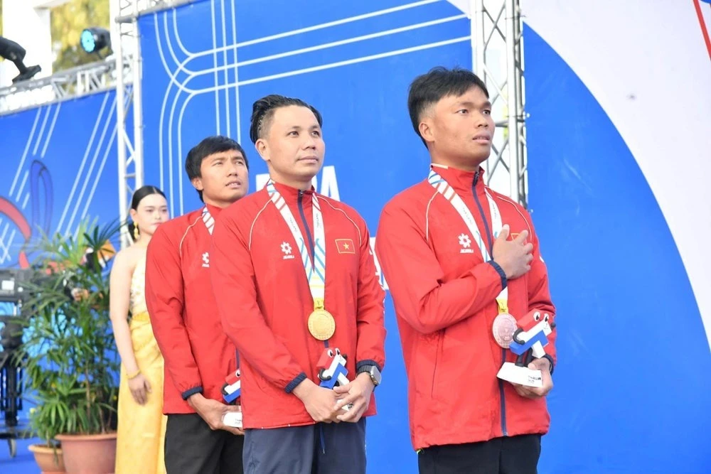 Các VĐV bơi Việt Nam đã có ngày ra quân thành công.