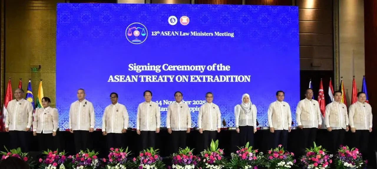 Đại diện các quốc gia ASEAN ký Hiệp định ASEAN về dẫn độ tháng 11/2025.