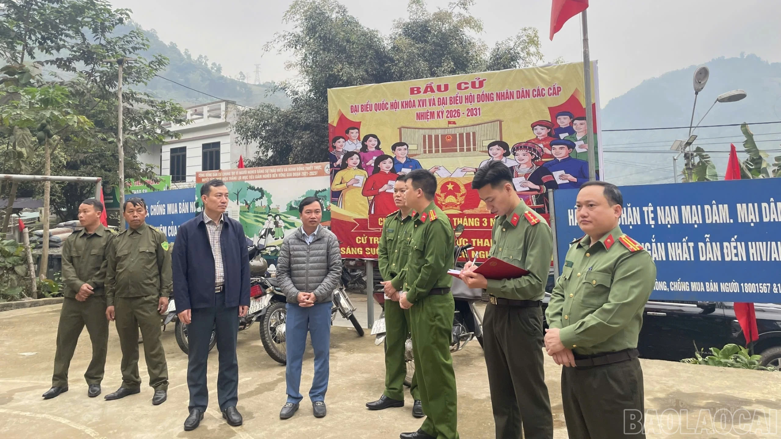 baolaocai-br_congan-5768.jpg
