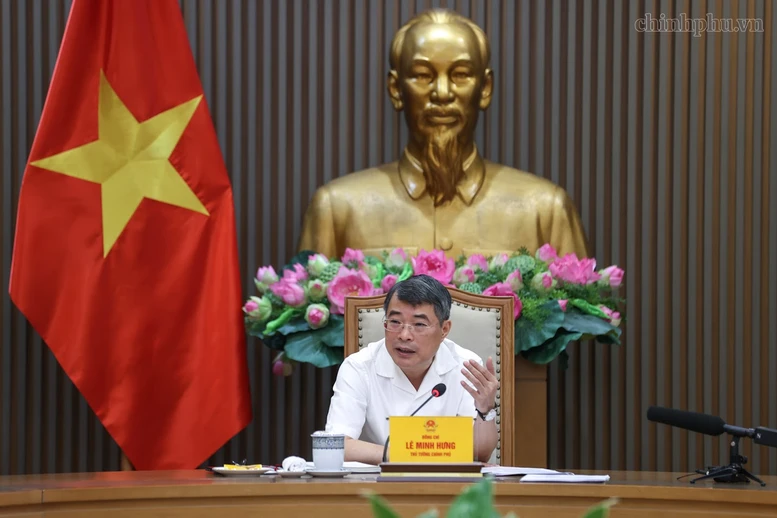 Thủ tướng yêu cầu đổi mới mạnh mẽ về sách giáo khoa; trước hết là về bản quyền theo tinh thần bản quyền sách giáo khoa là của Nhà nước - Ảnh: chinhphu.vn/Nhật Bắc