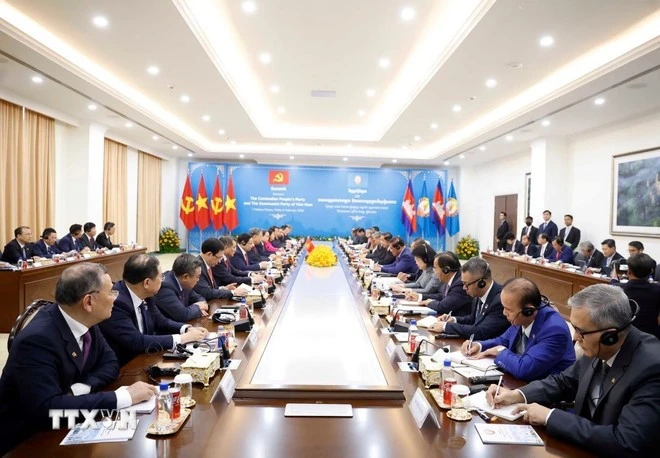 Tổng Bí thư Tô Lâm và Chủ tịch Đảng Nhân dân Campuchia Hun Sen đồng chủ trì Hội đàm song phương giữa Đảng Cộng sản Việt Nam và Đảng Nhân dân Campuchia.