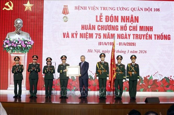 Tổng Bí thư Tô Lâm, Bí Quân ủy Trung ương trao Huân chương Hồ Chí Minh tặng Bệnh viện Trung ương Quân đội 108.