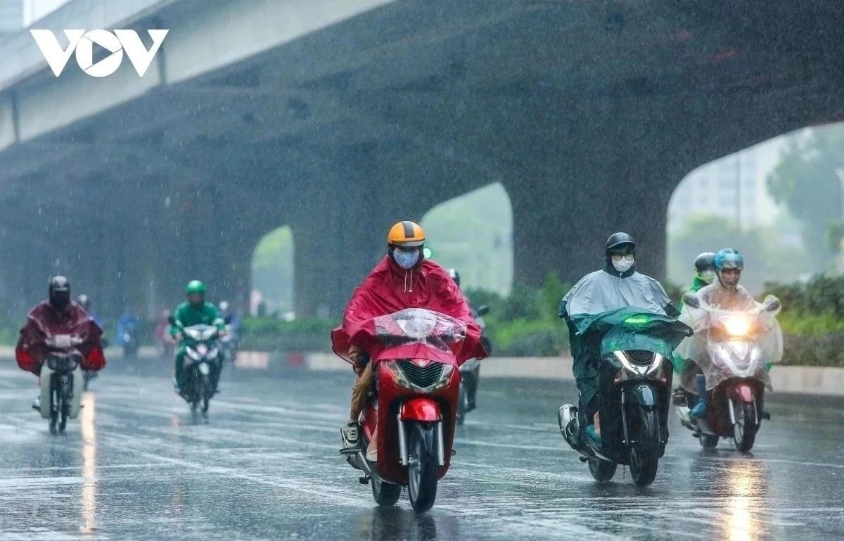 Theo Trung tâm Dự báo Khí tượng Thủy văn Quốc gia, hiện nay không khí lạnh mạnh đang tiếp tục di chuyển xuống phía Nam. Sáng nay (6/2), khu vực Bắc Bộ có mưa vài nơi, nhiệt độ phổ biến từ 18-21 độ C.