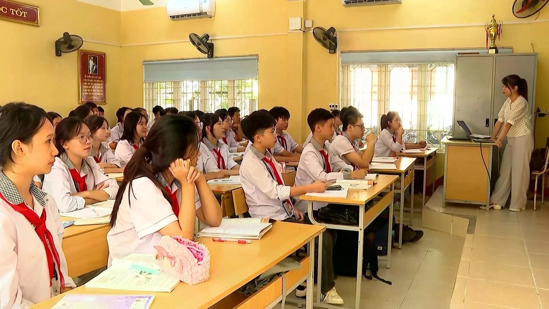 hoctienganh.jpg