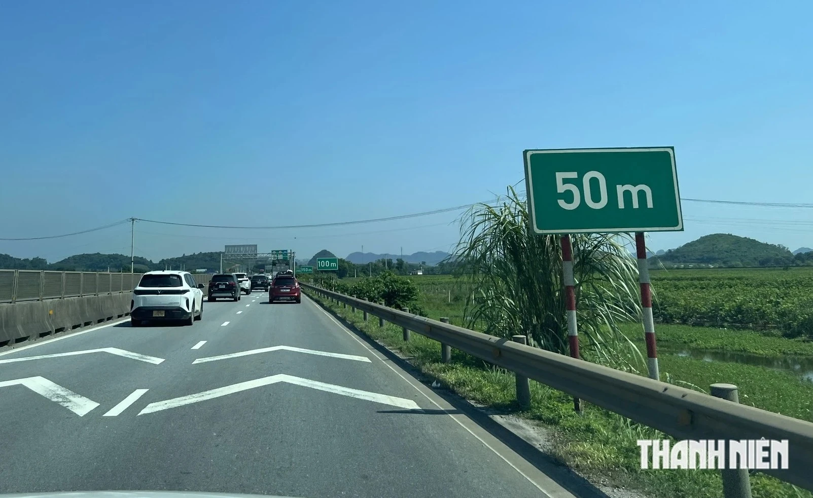 Cao tốc Mai Sơn - QL45 kẻ vạch khoảng cách.