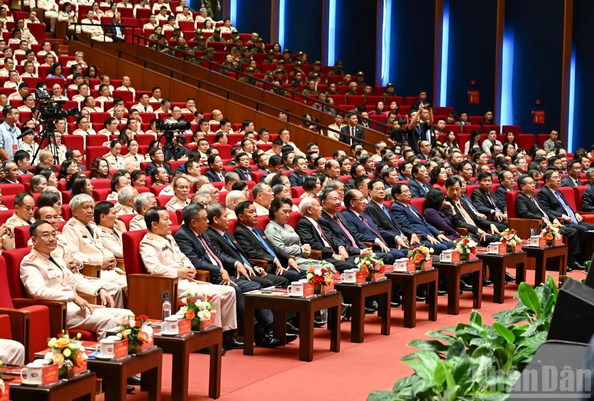 Các đồng chí lãnh đạo, nguyên lãnh đạo Đảng, Nhà nước dự Lễ kỷ niệm 80 năm Ngày truyền thống lực lượng An ninh nhân dân (12/7/1946-12/7/2026) và đón nhận Huân chương Sao Vàng.