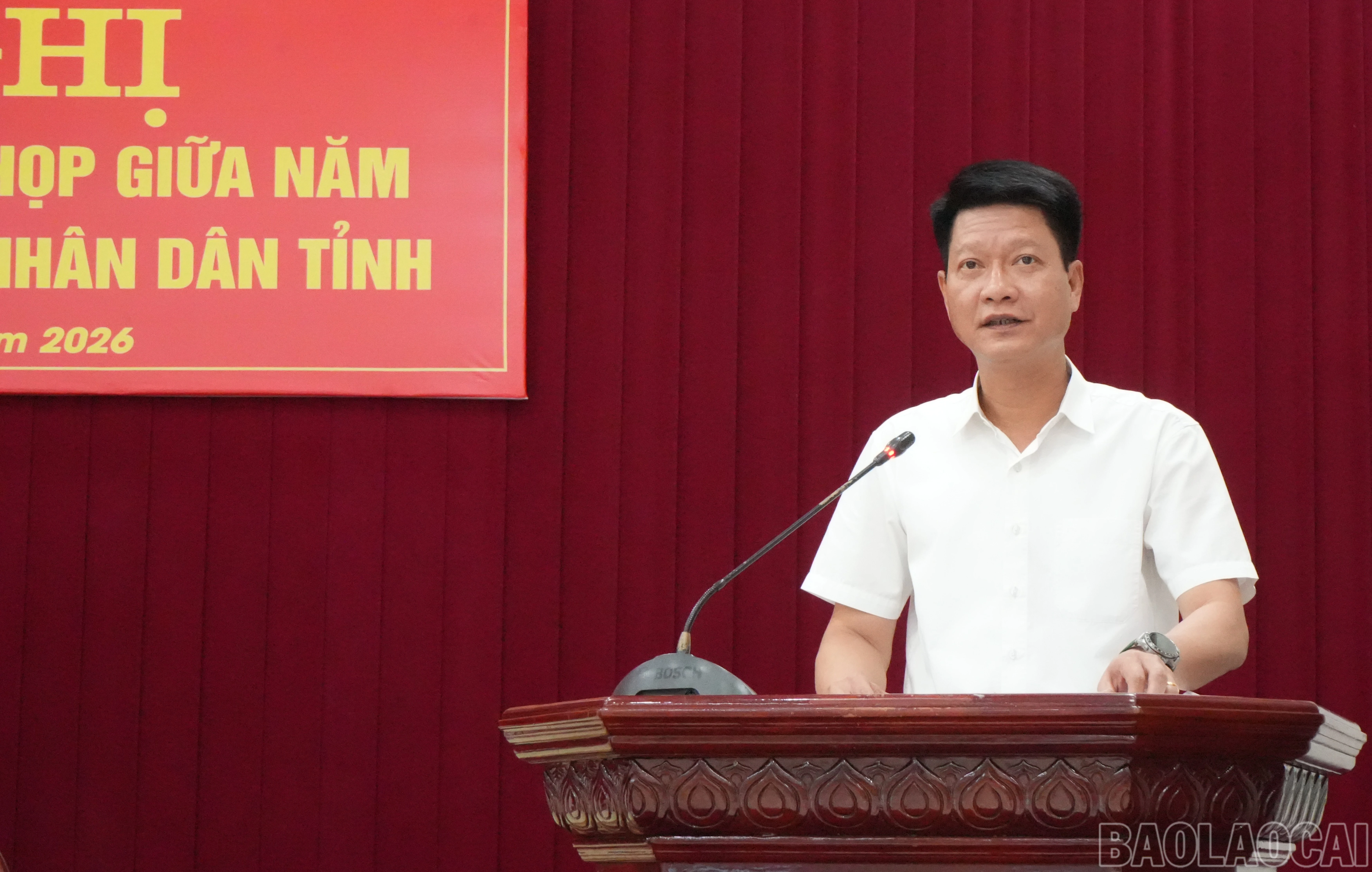 Đồng chí Nguyễn Thế Phước - Phó Bí thư Tỉnh ủy, Chủ tịch Ủy ban MTTQ tỉnh trả lời một số ý kiến thuộc thẩm quyền.