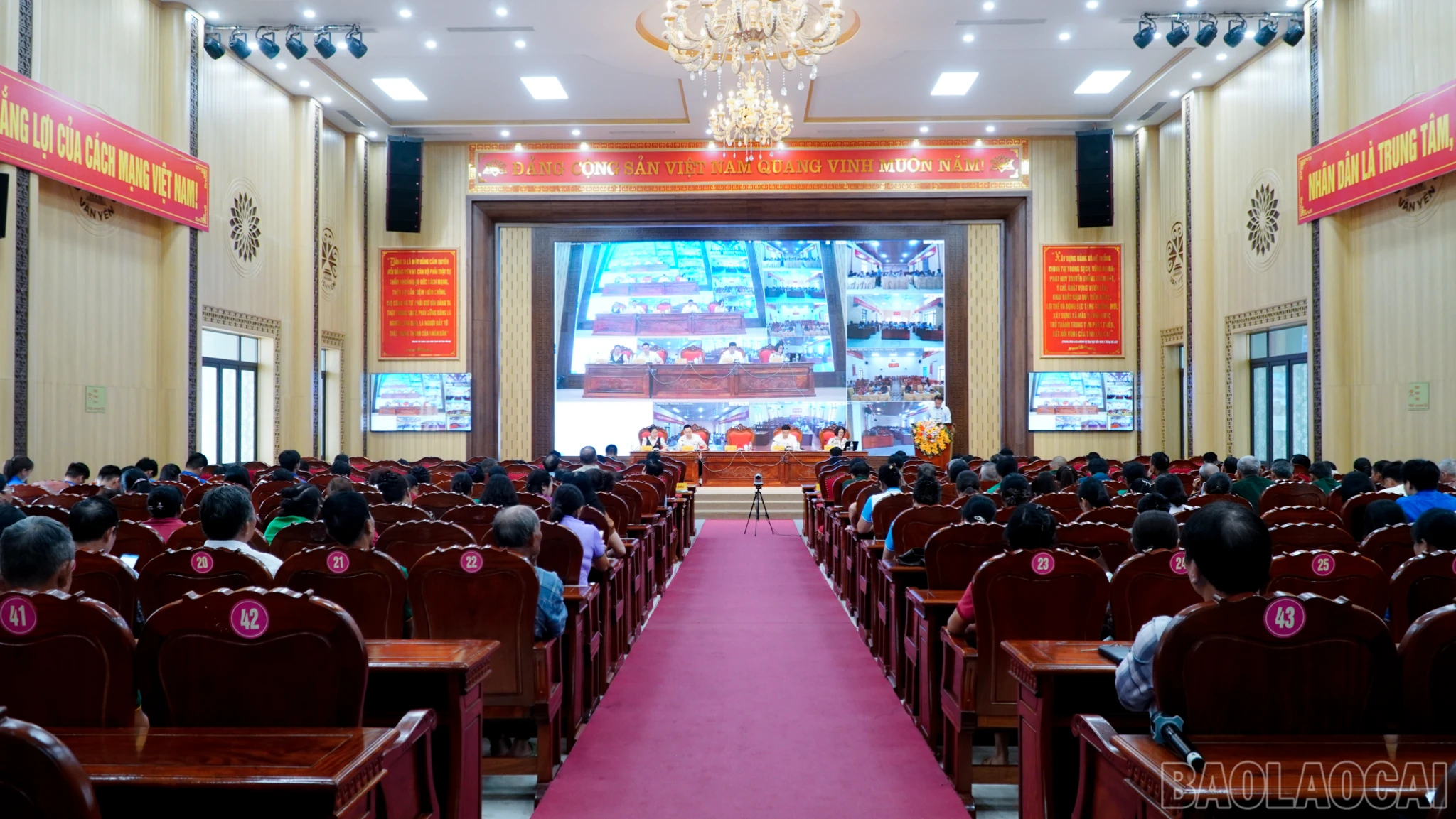 Quang cảnh hội nghị.
