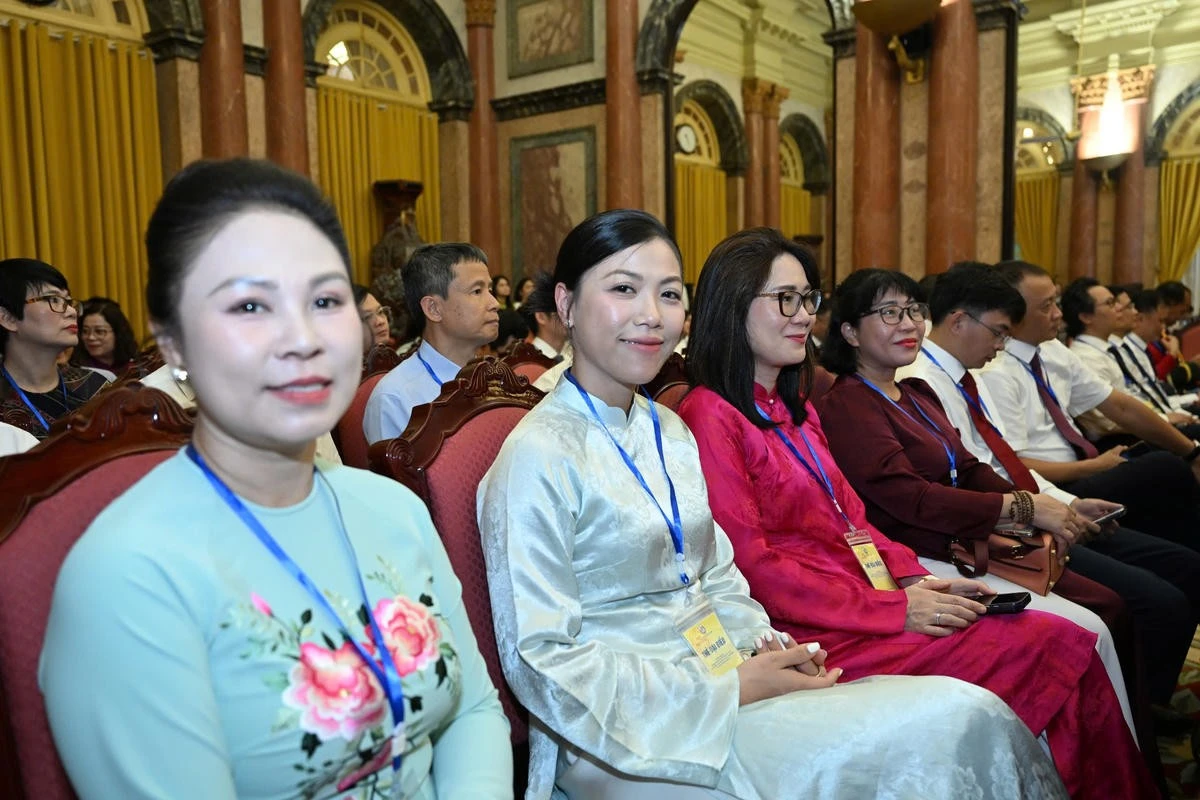 Các đại biểu tham dự cuộc gặp mặt. Ảnh: Việt Trung
