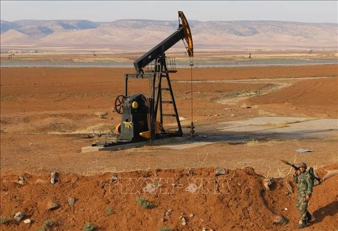 Tháp khoan dầu tại Hasakah, Syria.