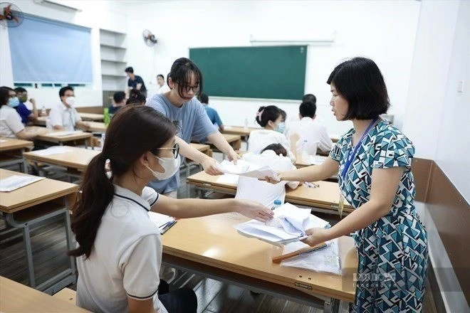 Trợ cấp đối với giáo viên nghỉ hưu trước tuổi sau sáp nhập trường học là vấn đề được bạn đọc quan tâm. Ảnh: Hải Nguyễn