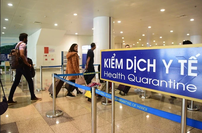 Kiểm dịch y tế để kiểm soát Covid tại sân bay Nội Bài thời kỳ bùng dịch.