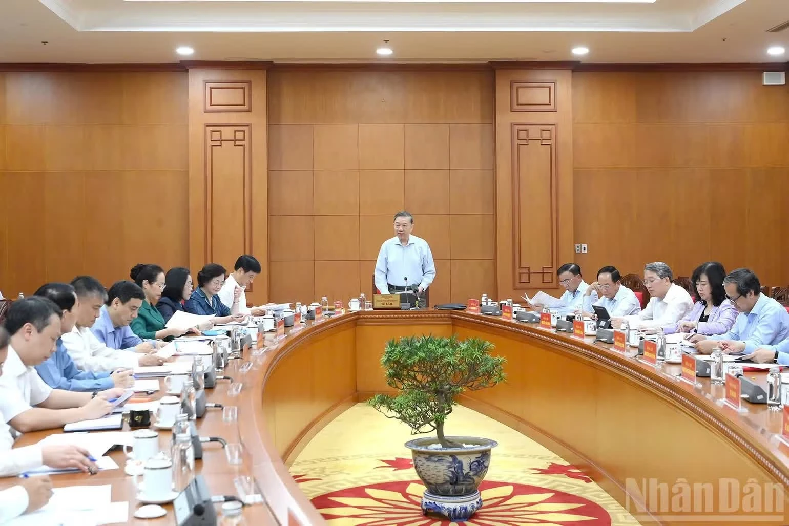 Tổng Bí thư, Chủ tịch nước Tô Lâm làm việc với Đảng ủy Chính phủ, Đảng ủy Bộ Văn hóa, Thể thao và Du lịch và các cơ quan liên quan về phát triển thể dục, thể thao trong giai đoạn mới. (Ảnh: ĐĂNG KHOA)