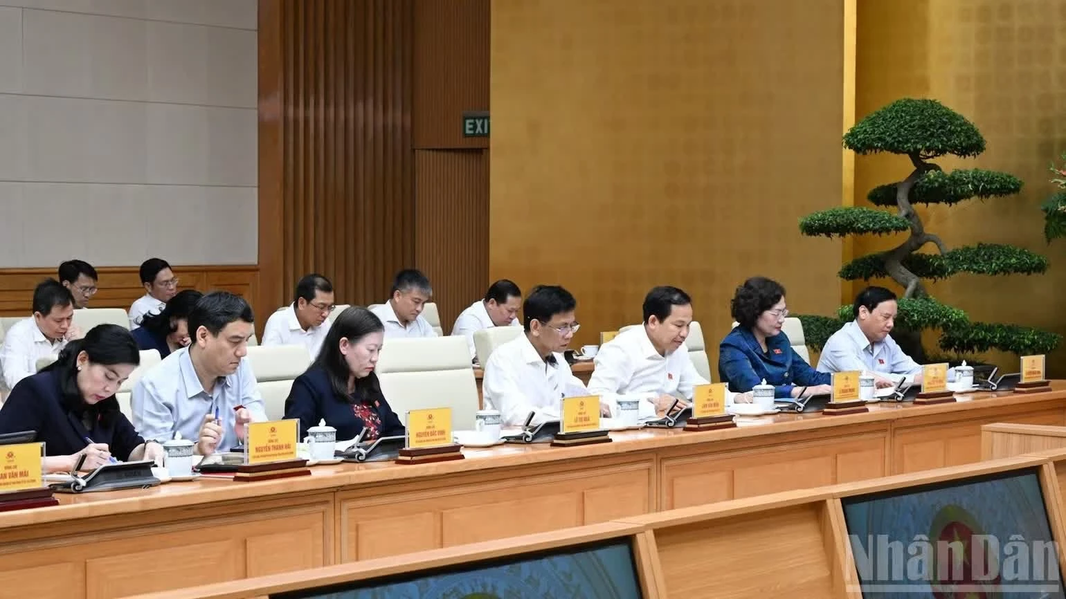Ban Thường vụ Đảng ủy Quốc hội tham dự hội nghị. (Ảnh: TRẦN HẢI)