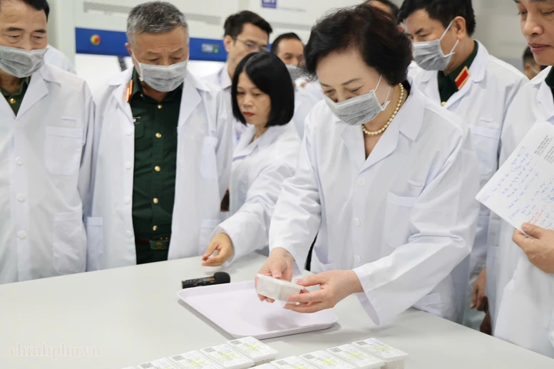 Viện Pháp y Quân đội/Cục Quân y đã tiếp nhận 35.776 mẫu hài cốt liệt sĩ của 16/17 tỉnh, thành phố - Ảnh: chinhphu.vn/Thu Giang