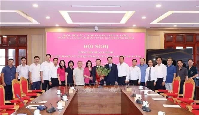 Đồng chí Trần Thanh Lâm và các đại biểu dự hội nghị chụp ảnh chung. Ảnh: Phương Hoa/TTXVN