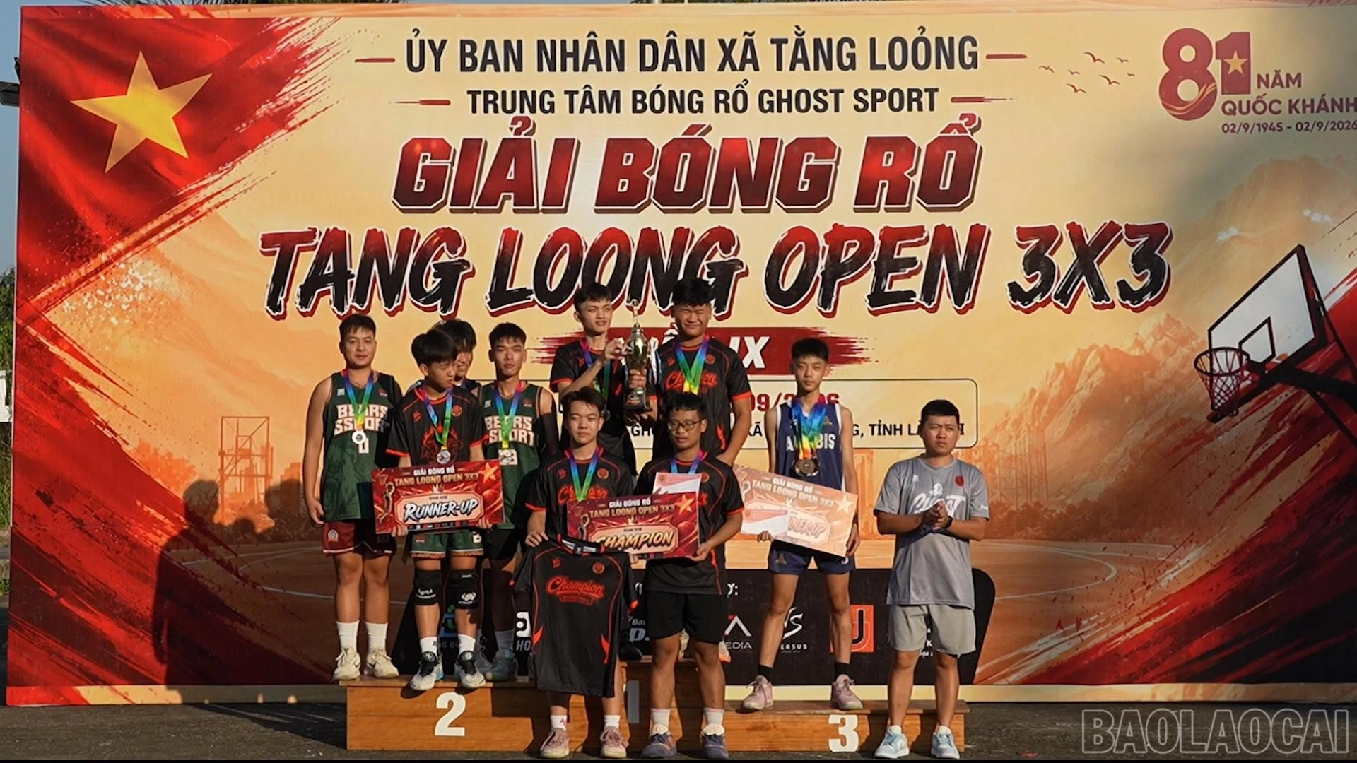 baolaocai-br_trao-giai-noi-dung-nam-u17.jpg