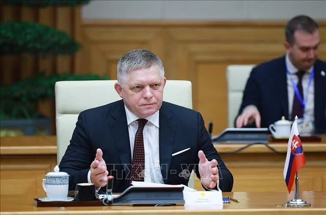 Thủ tướng Slovakia Robert Fico phát biểu tại cuộc hội đàm với Thủ tướng Lê Minh Hưng.