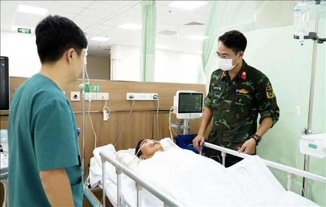 Người bệnh được chăm sóc, theo dõi tại Bệnh viện Quân y 175.
